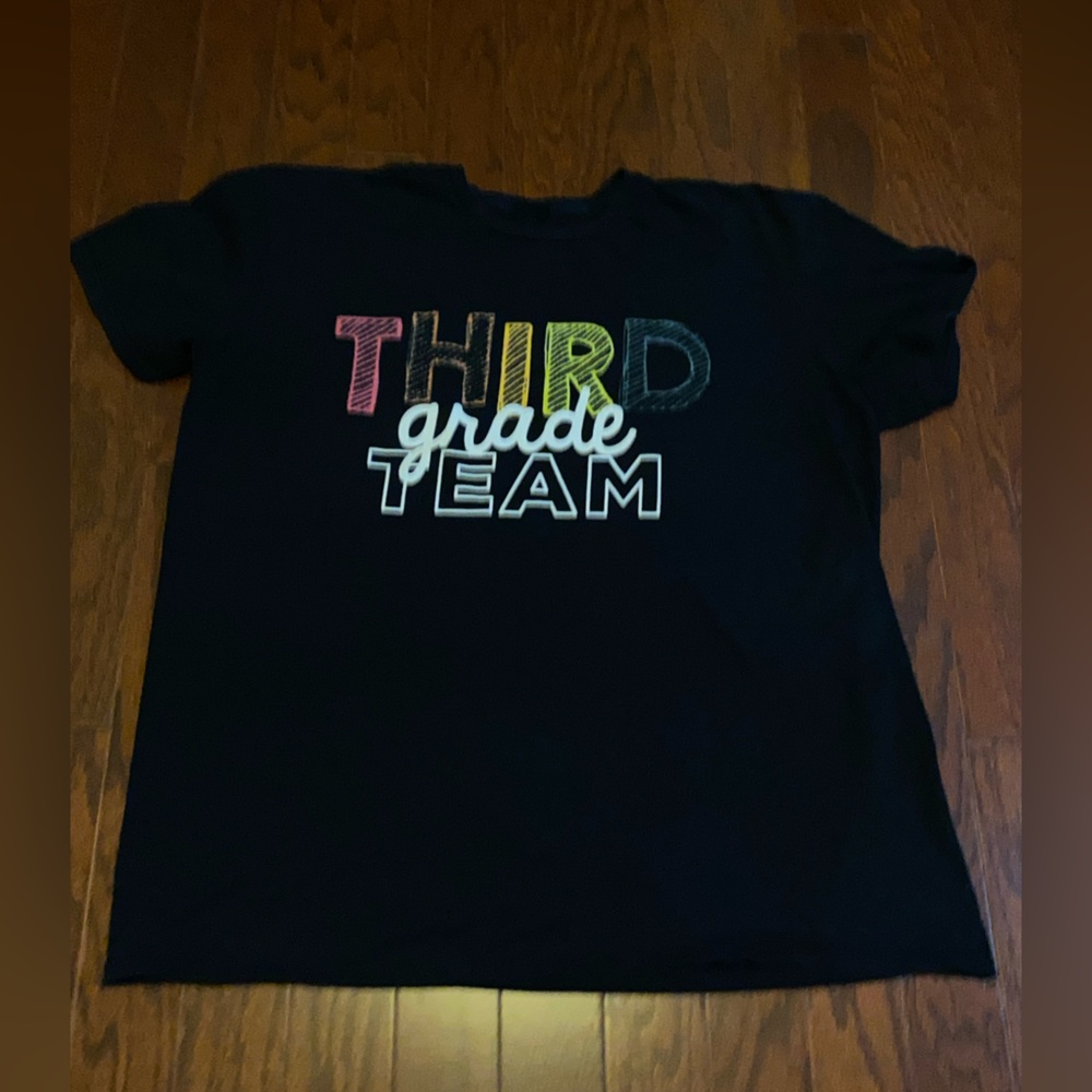 Third grade shirt size 2 XL